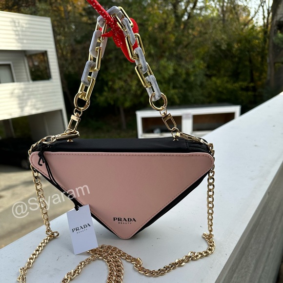 Prada crossbody/ cosmetic bag - Picture 2 of 10